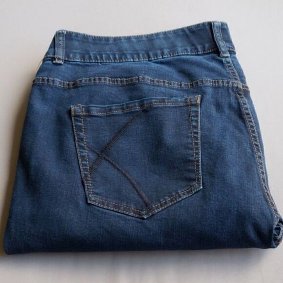 🎀LANE Bryant Regular Tummy control Jeans - Picture 1 of 3